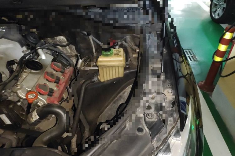 Used Audi Q7 2011 3.0 TFSI Technology (200kW) Engine Bay Left