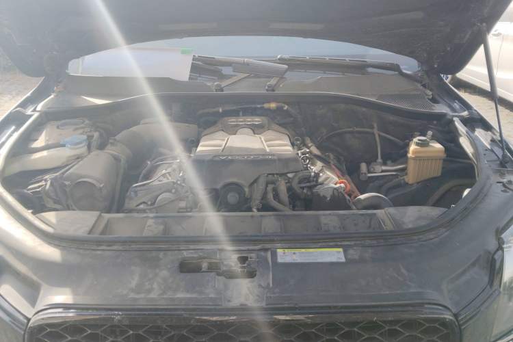 Used Audi Q7 2011 3.0 TFSI Technology Model (245kW) Engine Bay