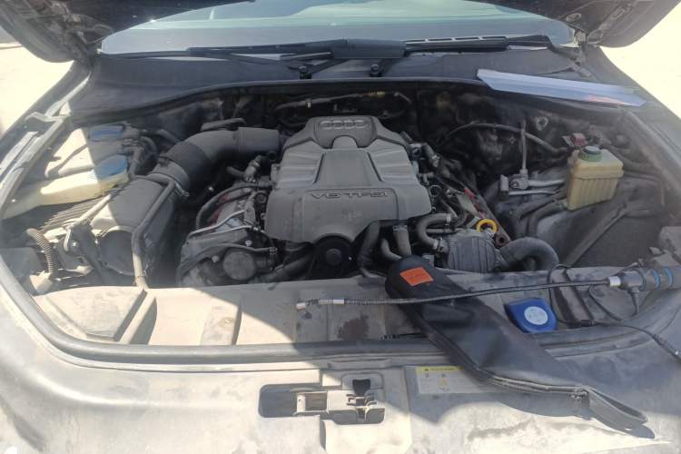 Used Audi Q7 2011 3.0 TFSI Ambition (200kW) Engine Bay