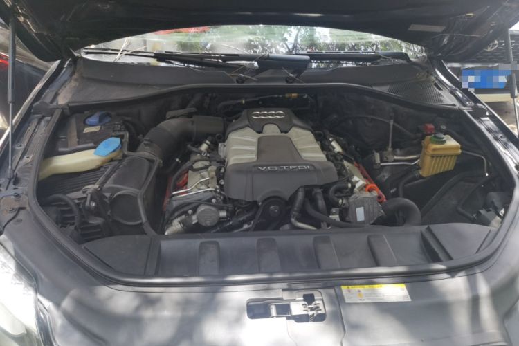 Used Audi Q7 2011 3.0 TFSI Ambition (200kW) Engine Bay