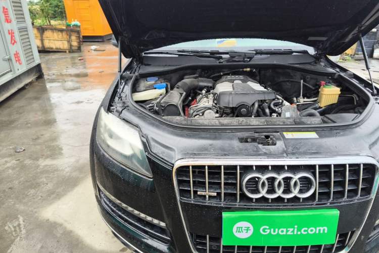 Used Audi Q7 2011 3.0 TFSI Ambition (200kW) Engine Bay Right