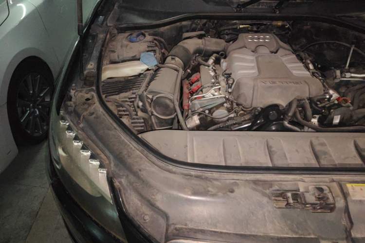 Used Audi Q7 2011 3.0 TFSI Ambition (200kW) Engine Bay Right