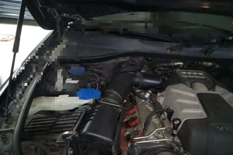 Used Audi Q7 2011 3.0 TFSI Comfort (200kW) Engine Bay Right