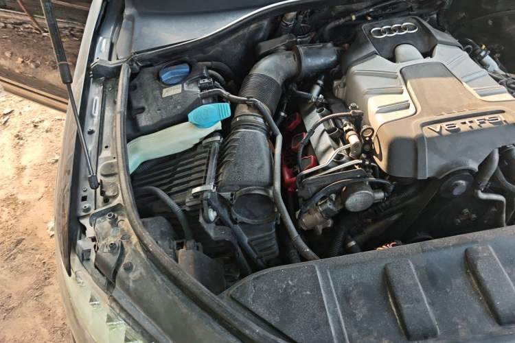 Used Audi Q7 2011 3.0 TFSI Technology Model (245kW) Engine Bay Right