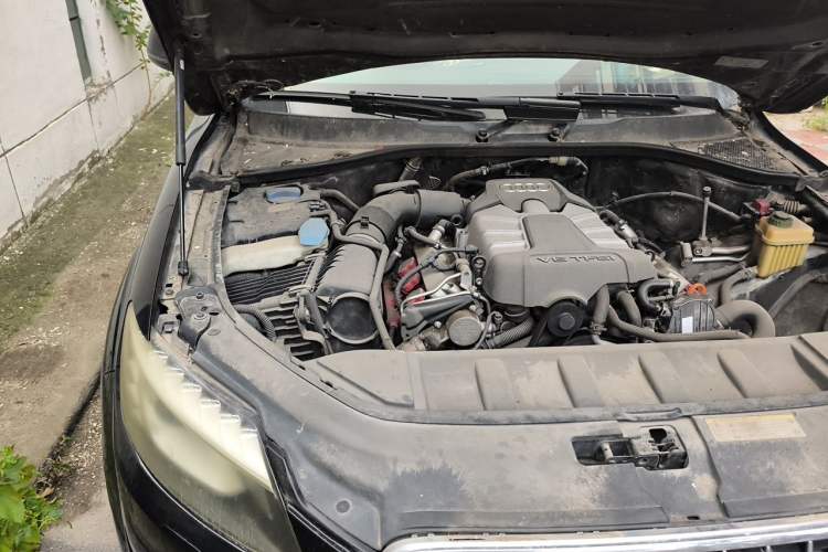 Used Audi Q7 2011 3.0 TFSI Technology (200kW) Engine Bay Right