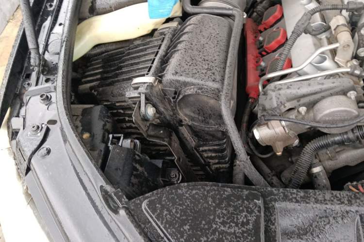 Used Audi Q7 2011 3.0 TFSI Technology (200kW) Engine Bay Right