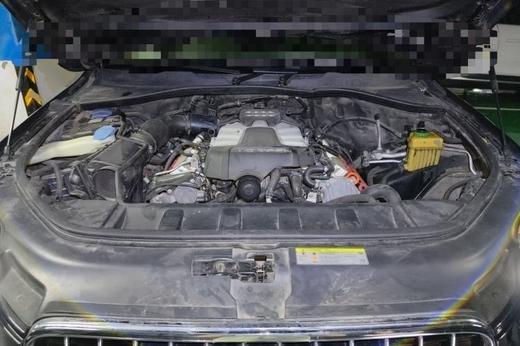 Used Audi Q7 2011 3.0 TFSI Comfort (200kW) Engine Bay
