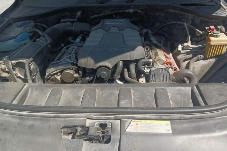 Used Audi Q7 2011 3.0 TFSI Ambition (200kW) Engine Bay