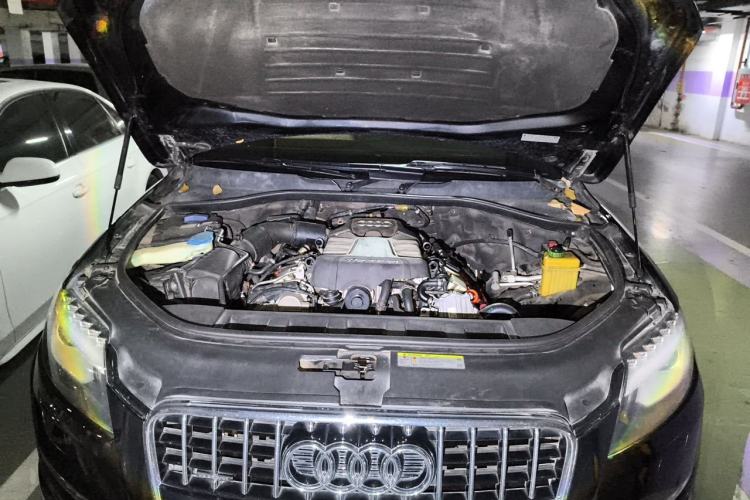 Used Audi Q7 2011 3.0 TFSI Technology Model (245kW) Engine Bay