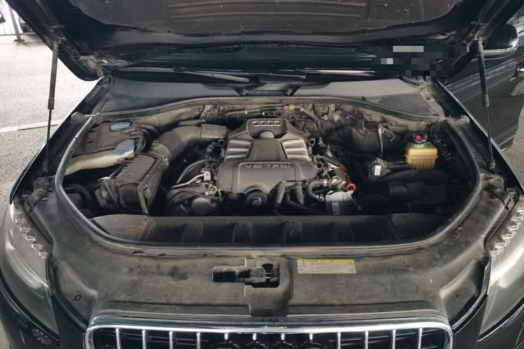Used Audi Q7 2011 3.0 TFSI Comfort Model (245kW) Engine Bay