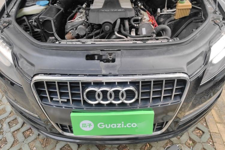 Used Audi Q7 2011 3.0 TFSI Technology Model (245kW) Engine Bay