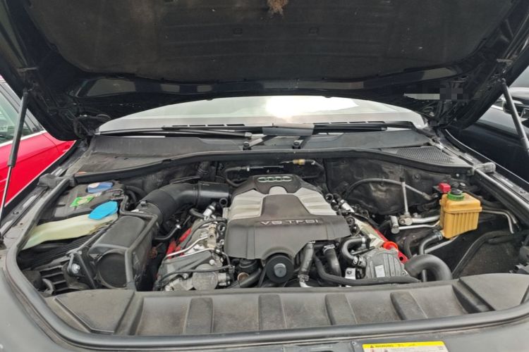 Used Audi Q7 2011 3.0 TFSI Ambition (200kW) Engine Bay