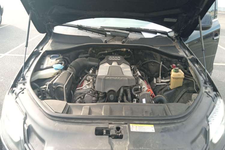 Used Audi Q7 2011 3.0 TFSI Comfort (200kW) Engine Bay