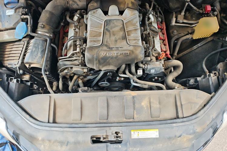 Used Audi Q7 2011 3.0 TFSI Comfort (200kW) Engine Bay