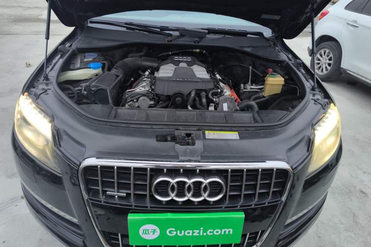 Used Audi Q7 2011 3.0 TFSI Ambition (200kW) Engine Bay