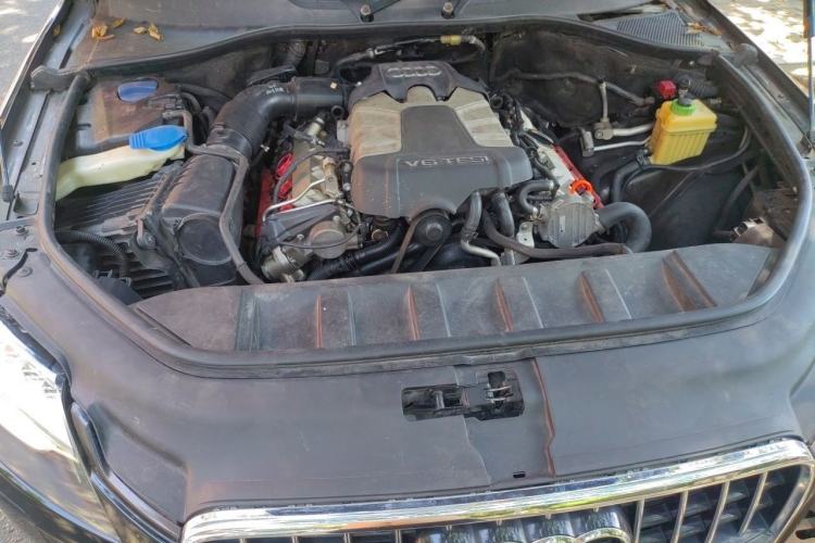Used Audi Q7 2011 3.0 TFSI Comfort Model (245kW) Engine Bay