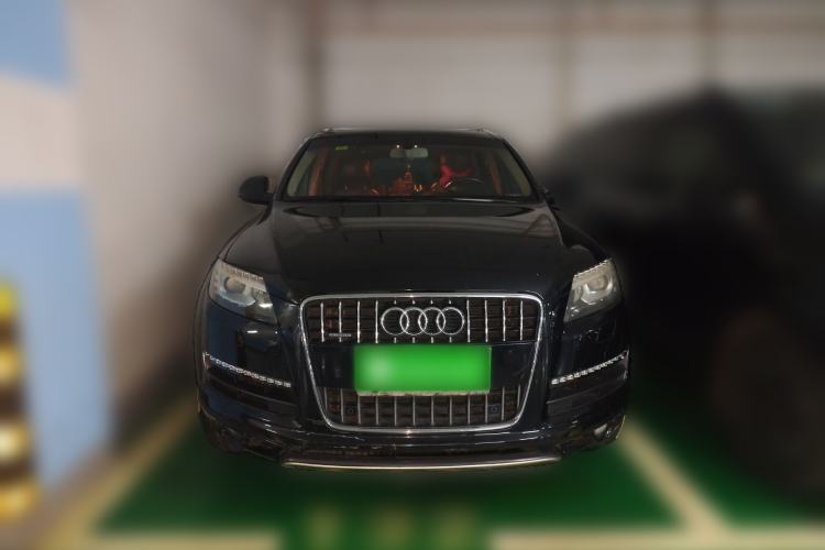 Used Audi Q7  Front