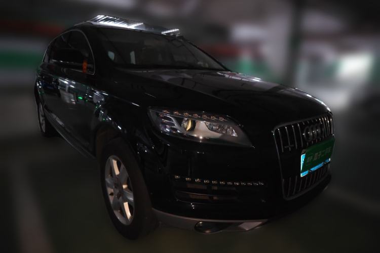 Used Audi Q7 2011 3.0 TFSI Ambition (200kW) Front Right 45 Deg