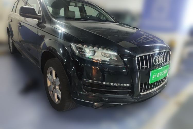 Used Audi Q7 2011 3.0 TFSI Ambition (200kW) Front Right 45 Deg