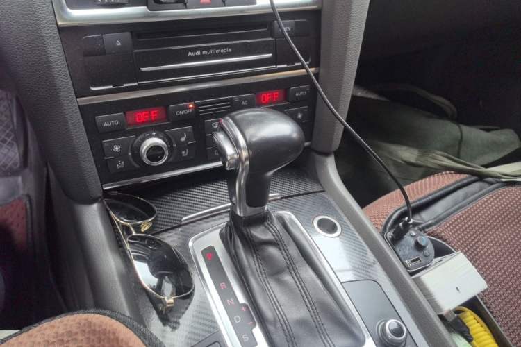 Used Audi Q7 2011 3.0 TFSI Technology (200kW) Gear Lever