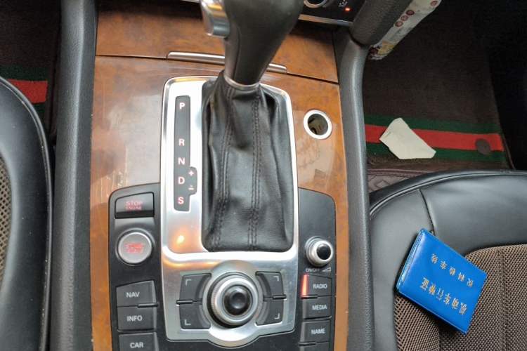 Used Audi Q7 2011 3.0 TFSI Technology (200kW) Gear Lever