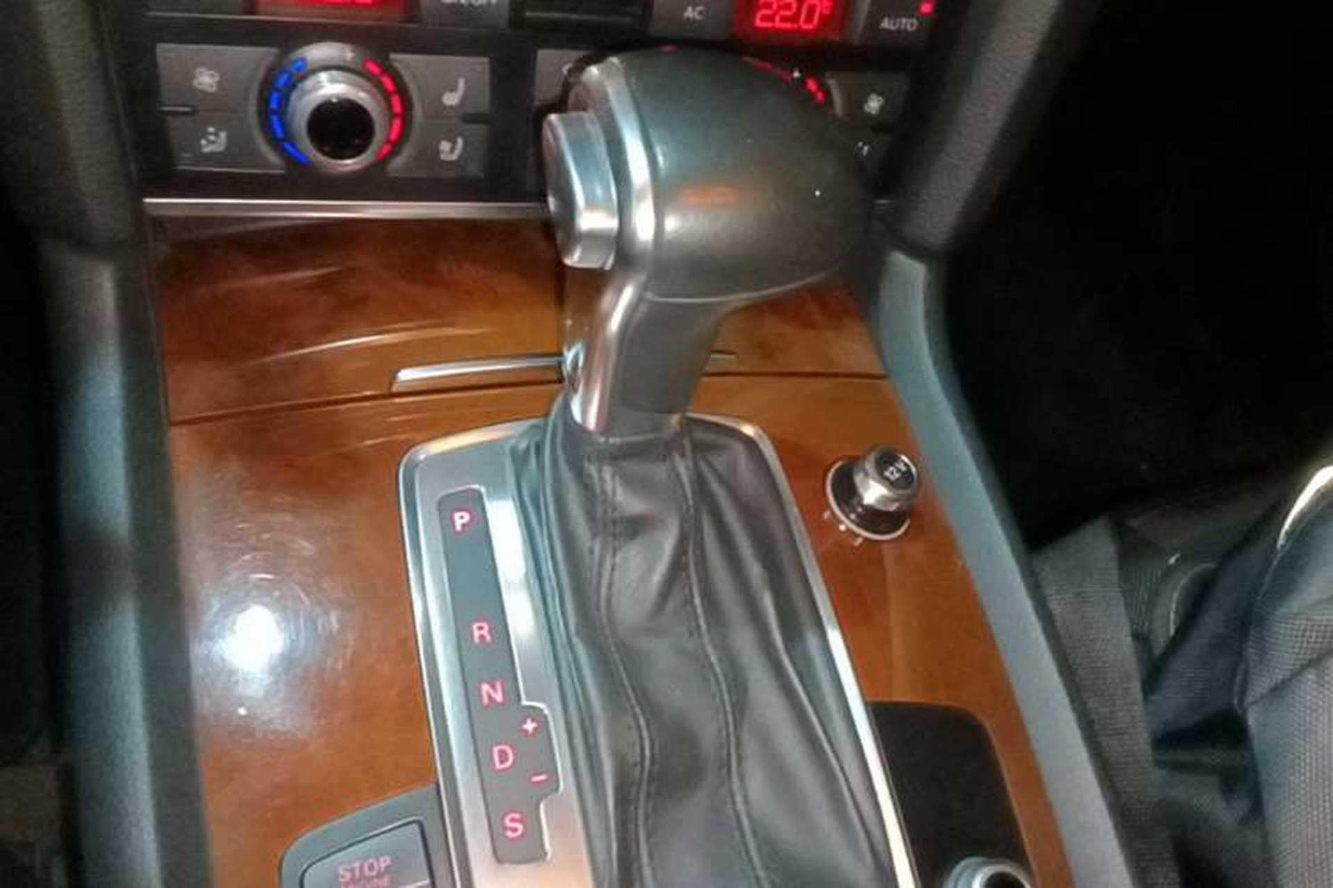 Used Audi Q7 2011 3.0 TFSI Technology (200kW) Gear Lever