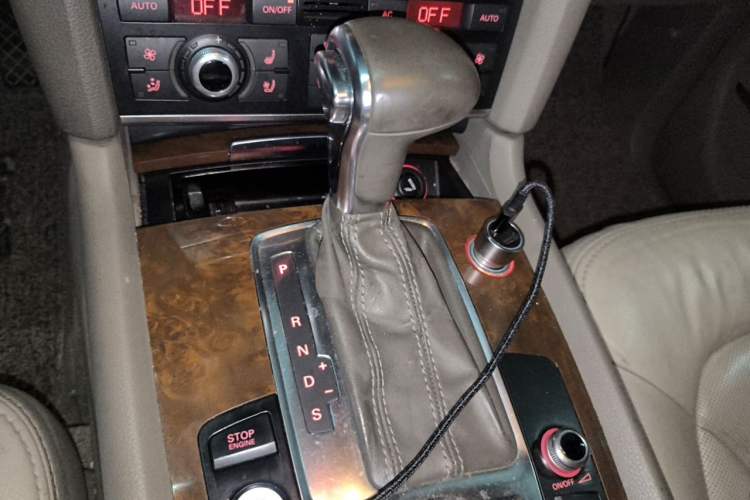 Used Audi Q7 2011 3.0 TFSI Technology (200kW) Gear Lever