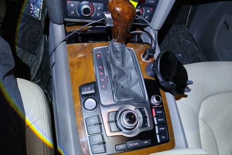 Used Audi Q7 2011 3.0 TFSI Comfort (200kW) Gear Lever