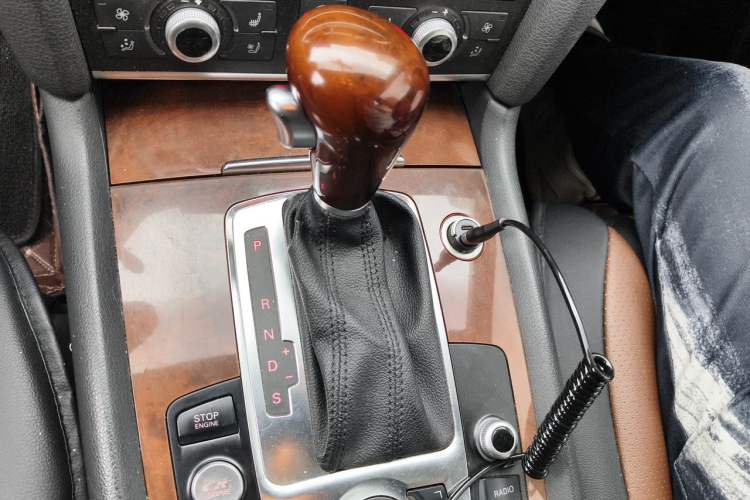 Used Audi Q7 2011 3.0 TFSI Comfort (200kW) Gear Lever