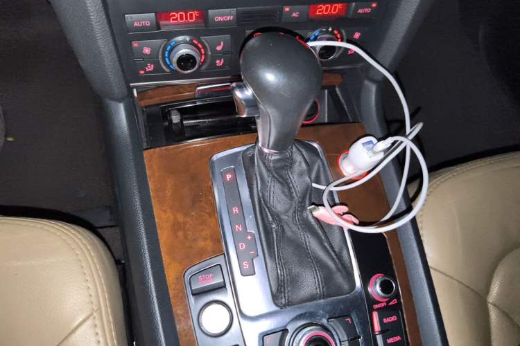 Used Audi Q7 2011 3.0 TFSI Technology Model (245kW) Gear Lever