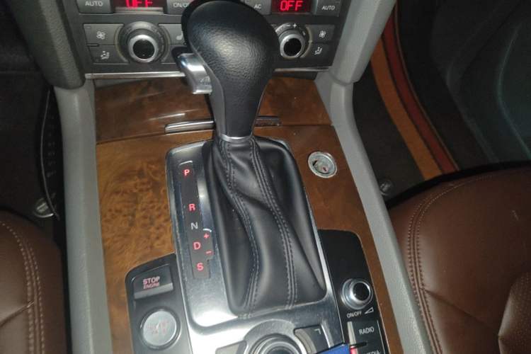 Used Audi Q7 2011 3.0 TFSI Ambition (200kW) Gear Lever