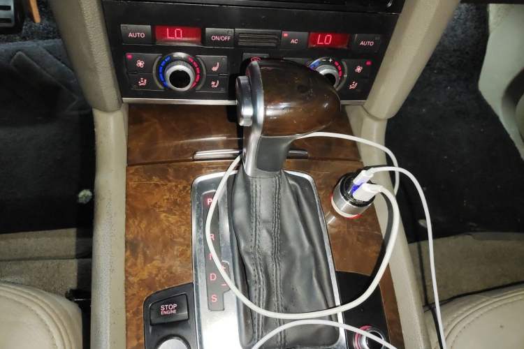 Used Audi Q7 2011 3.0 TFSI Technology (200kW) Gear Lever