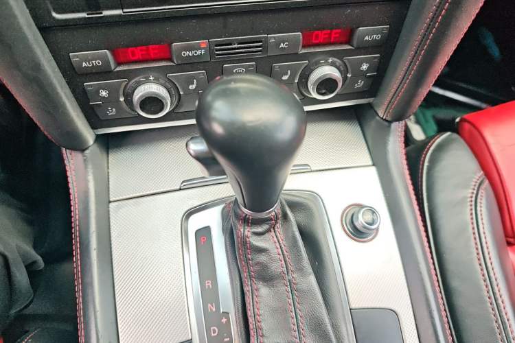 Used Audi Q7 2011 3.0 TFSI Comfort (200kW) Gear Lever
