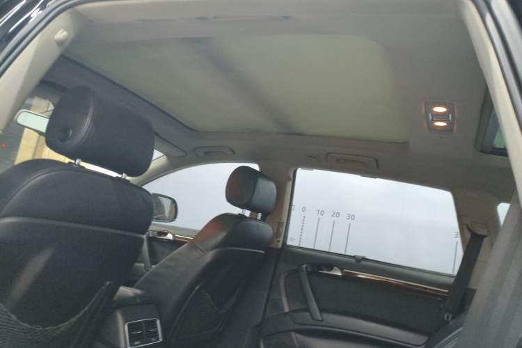 Used Audi Q7  Headliner