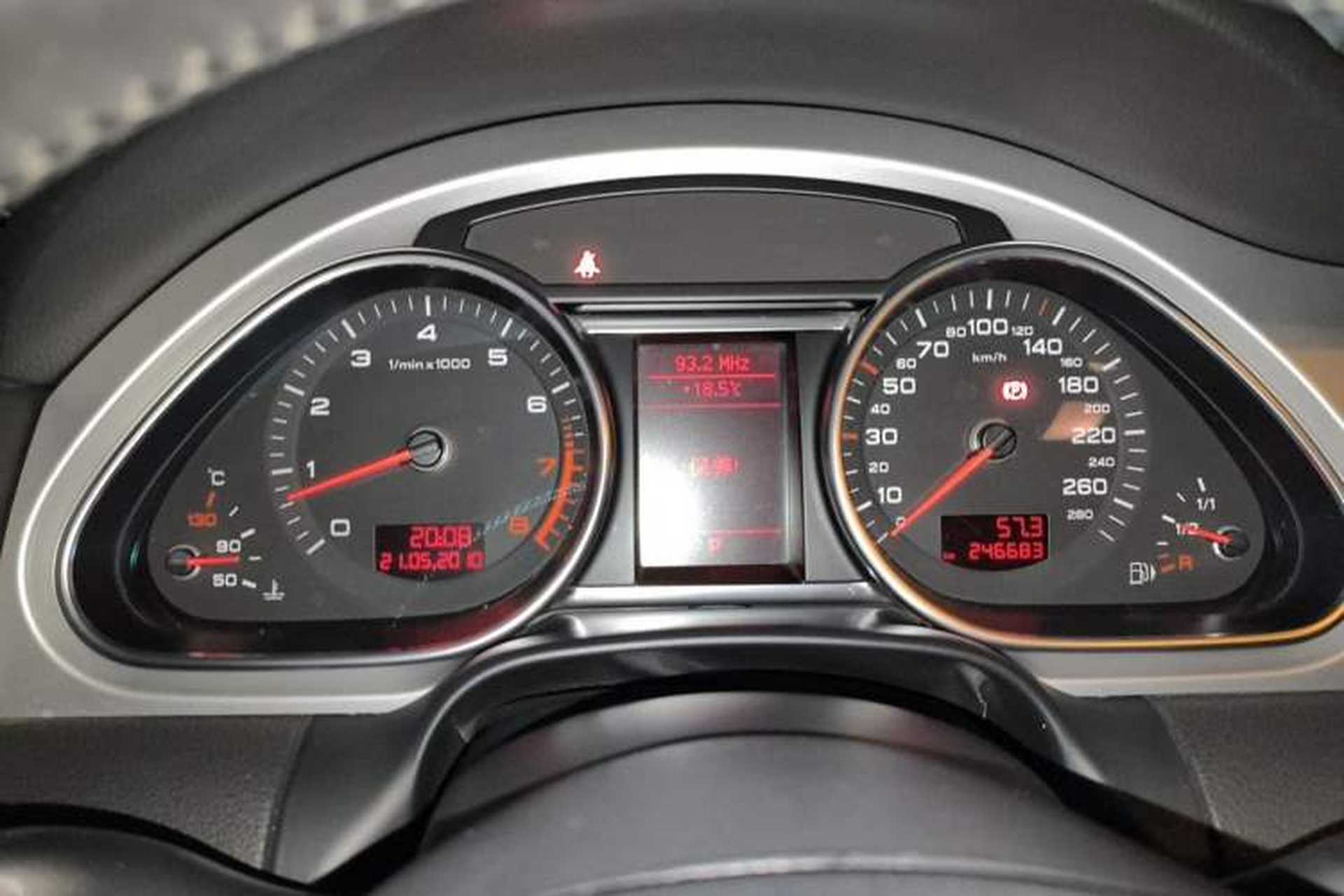 Used Audi Q7 2011 3.0 TFSI Technology (200kW) Instrument Cluster