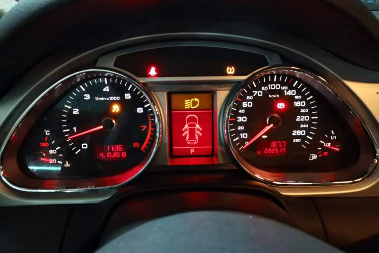Used Audi Q7 2011 3.0 TFSI Technology (200kW) Instrument Cluster