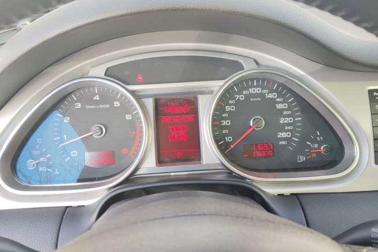 Used Audi Q7 2011 3.0 TFSI Technology Model (245kW) Instrument Cluster