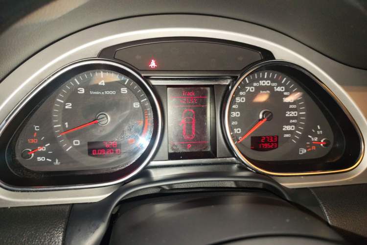 Used Audi Q7  Instrument Cluster