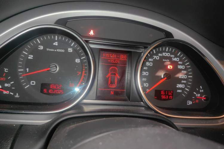 Used Audi Q7 2011 3.0 TFSI Comfort (200kW) Instrument Cluster