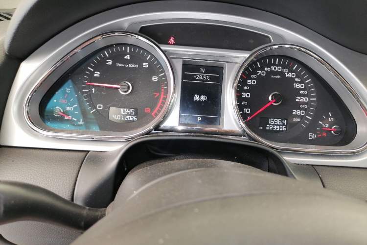 Used Audi Q7  Instrument Cluster