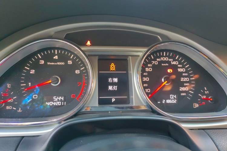 Used Audi Q7 2011 3.0 TFSI Comfort Model (245kW) Instrument Cluster