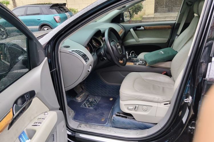 Used Audi Q7 2011 3.0 TFSI Ambition (200kW) Left Front Seat