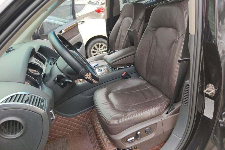 Used Audi Q7 2011 3.0 TFSI Ambition (200kW) Left Front Seat