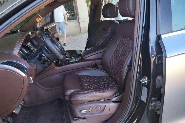 Used Audi Q7 2011 3.0 TFSI Comfort (200kW) Left Front Seat