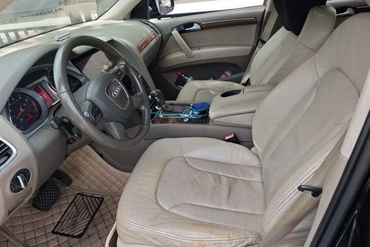 Used Audi Q7 2011 3.0 TFSI Technology (200kW) Left Front Seat