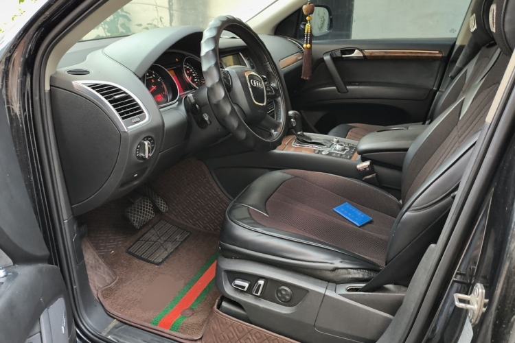 Used Audi Q7 2011 3.0 TFSI Technology (200kW) Left Front Seat