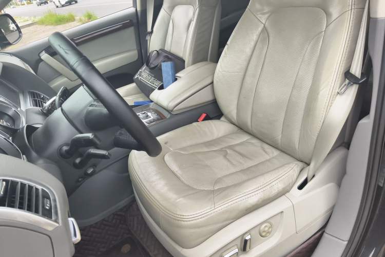 Used Audi Q7 2011 3.0 TFSI Comfort (200kW) Left Front Seat