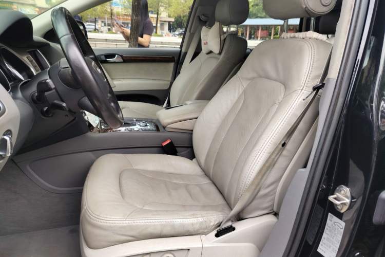 Used Audi Q7 2011 3.0 TFSI Technology Model (245kW) Left Front Seat
