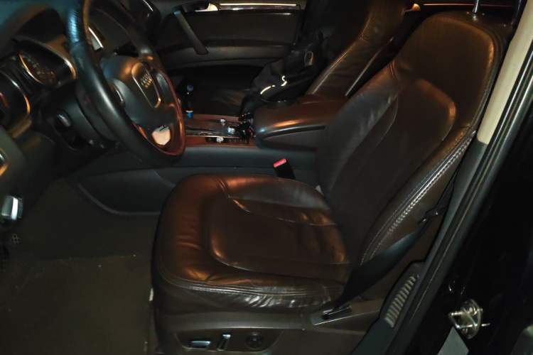 Used Audi Q7 2011 3.0 TFSI Ambition (200kW) Left Front Seat