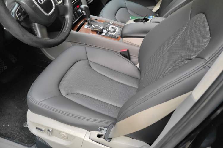 Used Audi Q7 2011 3.0 TFSI Technology Model (245kW) Left Front Seat